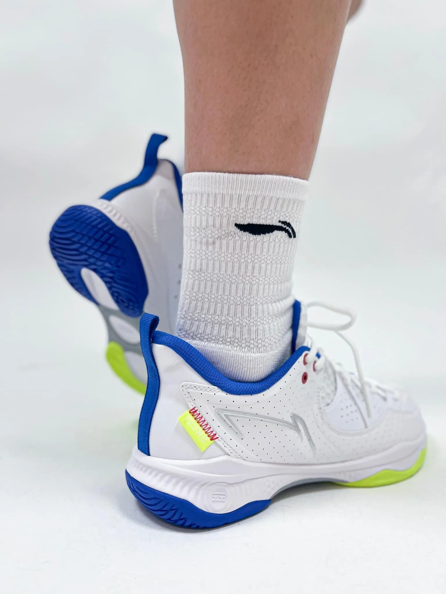 Li Ning HALBERD III LITE Court Shoe Unisex [White/Clear Blue] AYZS016-1